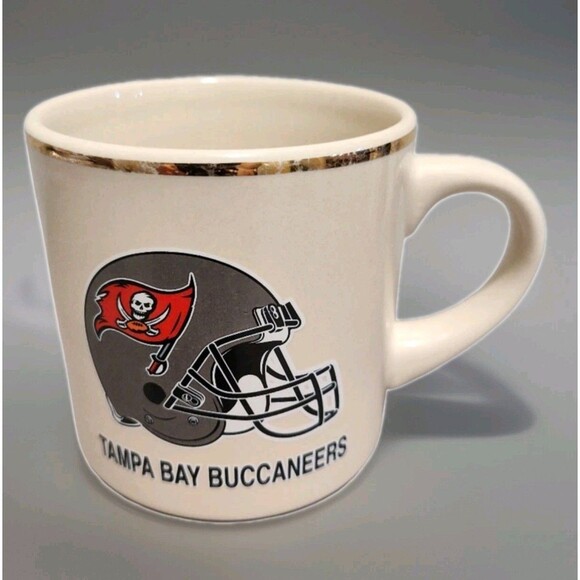 Vintage Tampa Bay Buccaneers NFL Football Mini Mug 1.25" Prize Helmet Logo - Picture 1 of 7